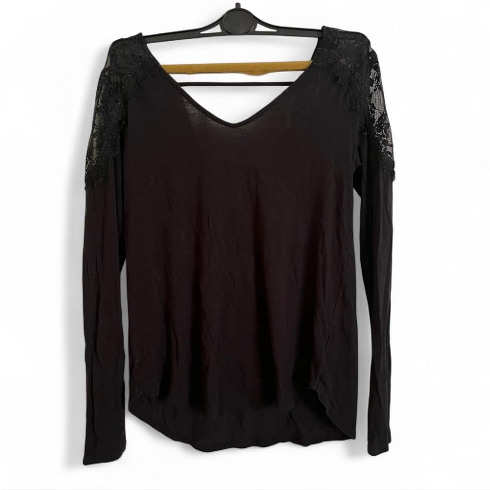 AMERICAN EAGLE Soft and Sexy Black lace shoulder long sleeve backless top - Picture 3 of 4